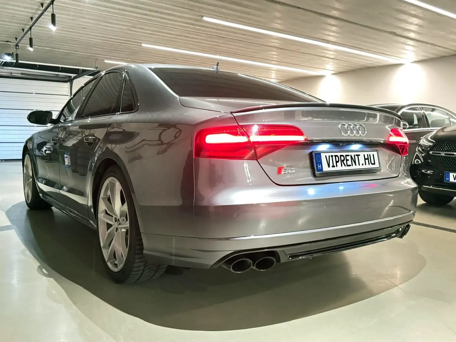 Audi S8 Plus