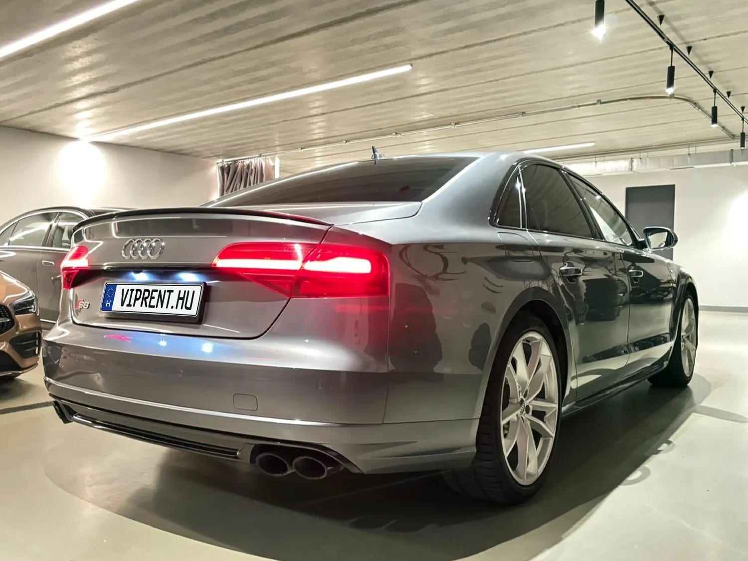 Audi S8 Plus