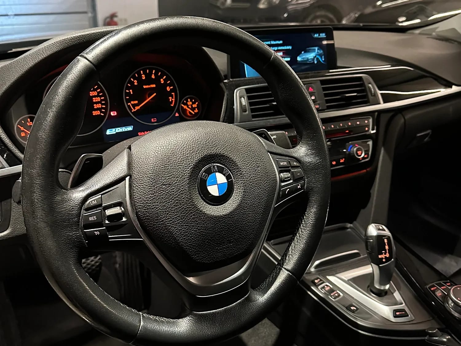 BMW 330e Hybrid
