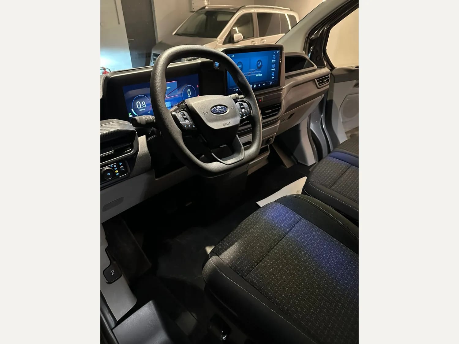 Ford Custom Transit 9-Seater